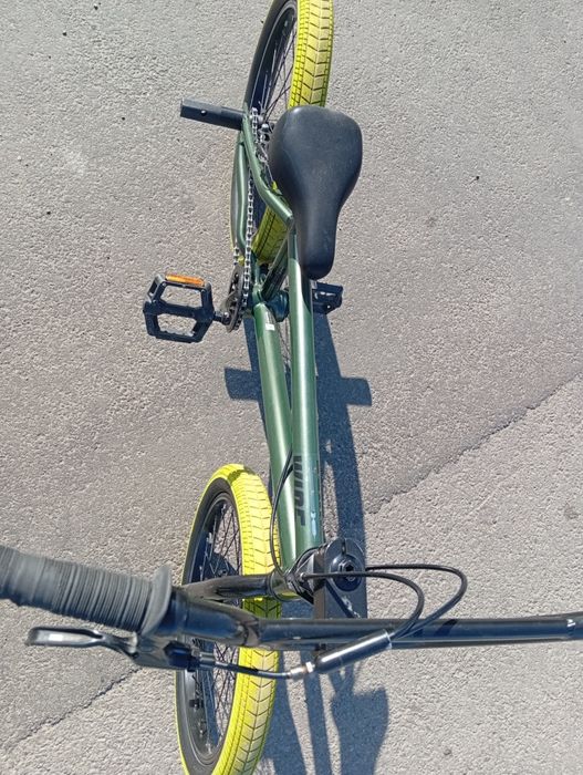 BMX wipe cu roti pe 20 inch