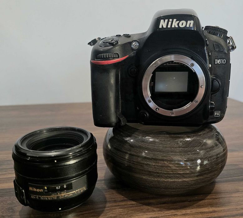 Nikon D610 Full Frame + obiectiv Nikkor 50mm