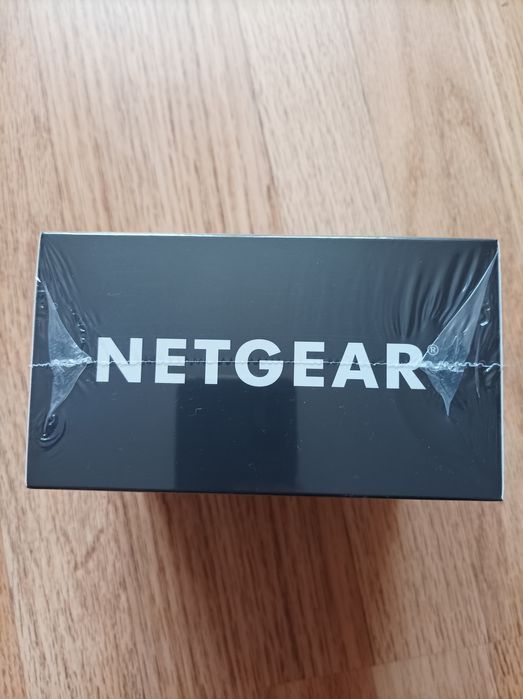 Router NETGEAR, tp-link