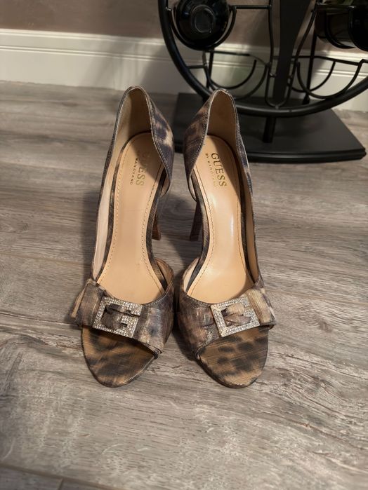 Pantofi cu toc GUESS