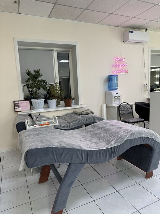 Продам срочно салонные оборудование