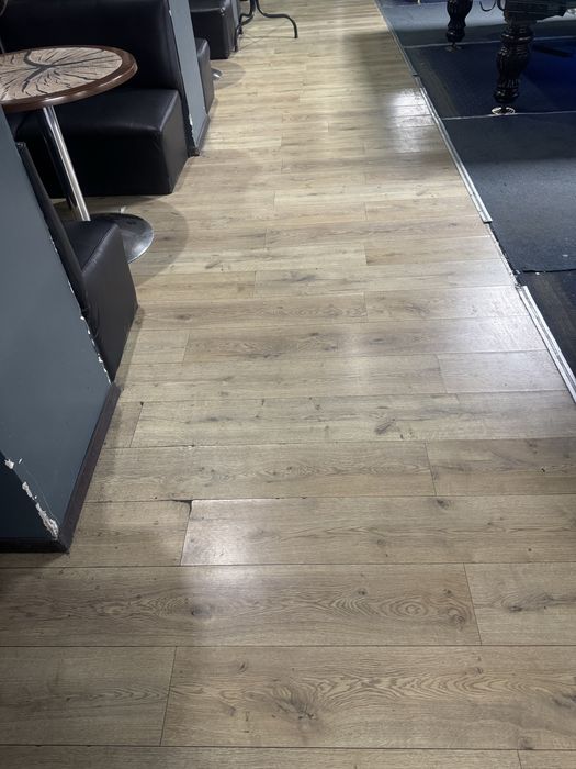 Срочно продаеться ламинат и ковралан