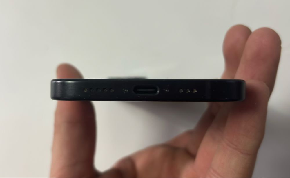 Продам айфон 15 на 128gb