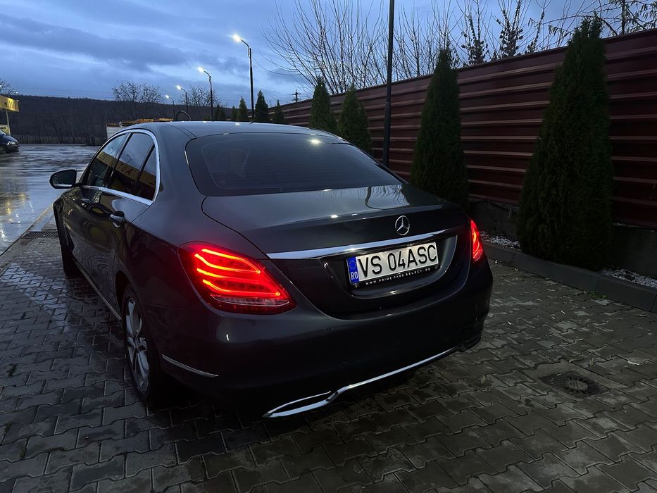 Mercedes-Benz C AirMatic/Distronic PLUS/HeadUp Display/4Butoane/Dotari TOP