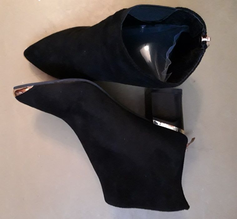 Модные женские ботильоны