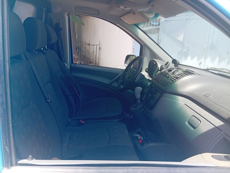 Продаётся mercedes vito состояние хорошее год 2006