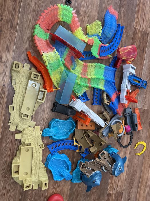 2 комлекта Игрушки в хорошем состояние