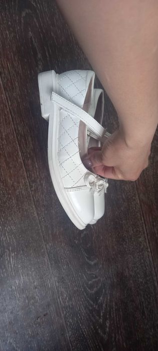 Туфли белые( молочные) на30-31р-р