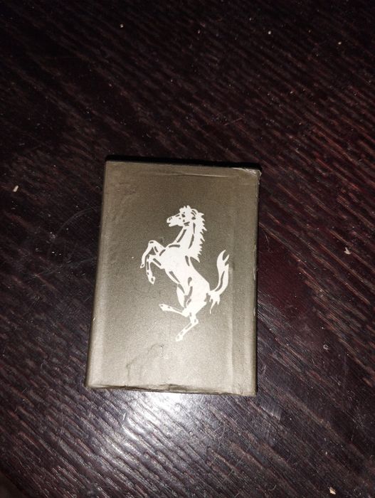 Телефон Ferrari  б/у