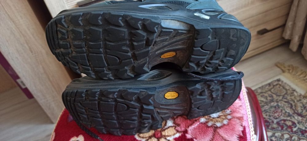 Ботинки трекинговые