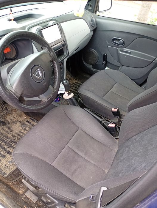 Dacia sandero.                A