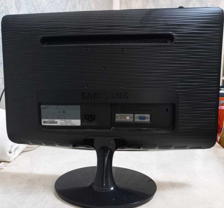 Monitor Samsung 24 в хорошем состоянии.
