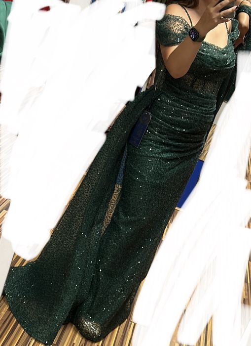 Rochie de seara Donatella model deosebit Smarald unicat cu trenă