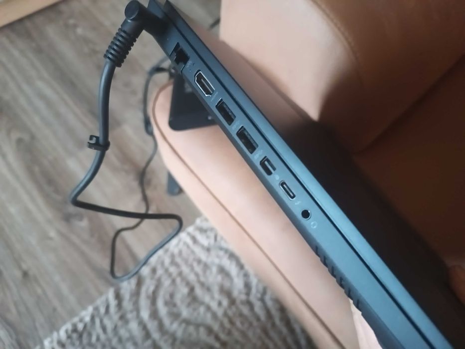 Продавам OMEN by HP 15-dh1xxx гейминг