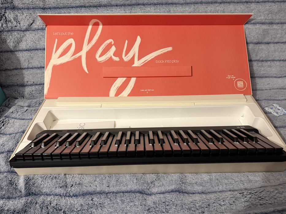 Roli Piano      .