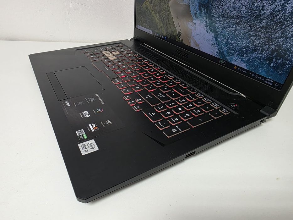 Laptop GAMING ASUS TUF i7-10870H nVIDIA GTX 1650 display MARE 17.3  144HZ RGB . GARANTIE