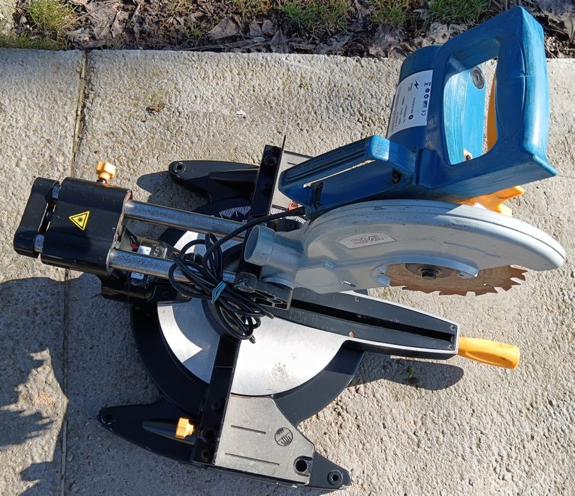 Circular pendular, culisant si unghiular, CMI, motor 1800W