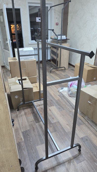 Плечики, вешалки, стойки для одежды