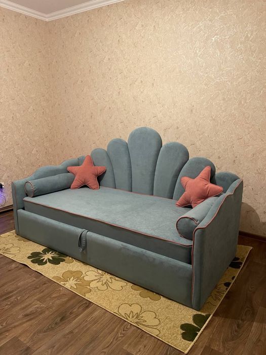 Мягкая кровать-диван "Ракушка"