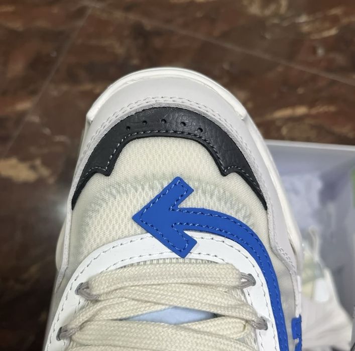 Adidasi off white odsy1000