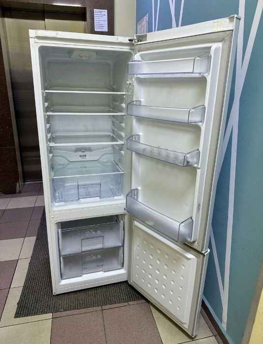 Рабочий холодильник beko