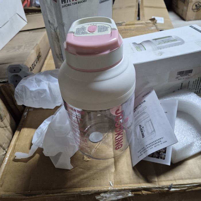 Голяма 1.5л.Преносима бутилка блендер за суми ,сокове, шейкове и други