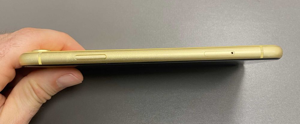 IPhone XR 64GB + Case