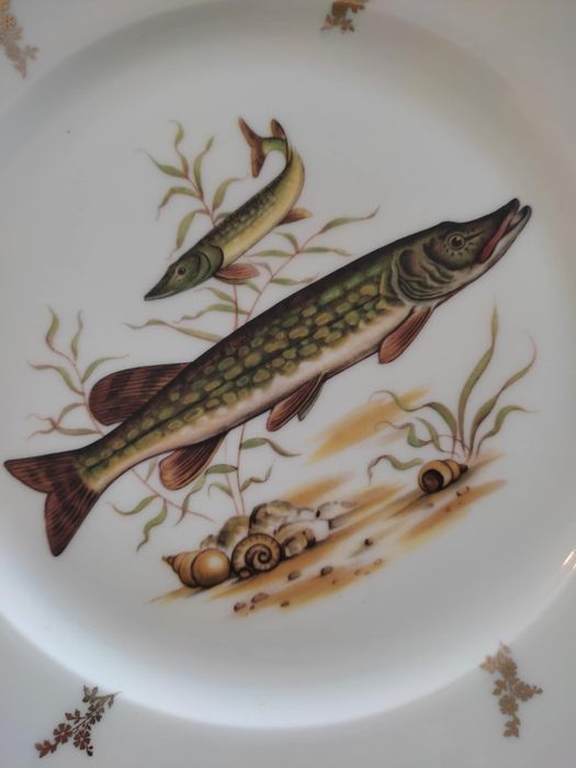 Комплект порцеланови чинии с риби за НИКУЛДЕН* Лимож* Франция*