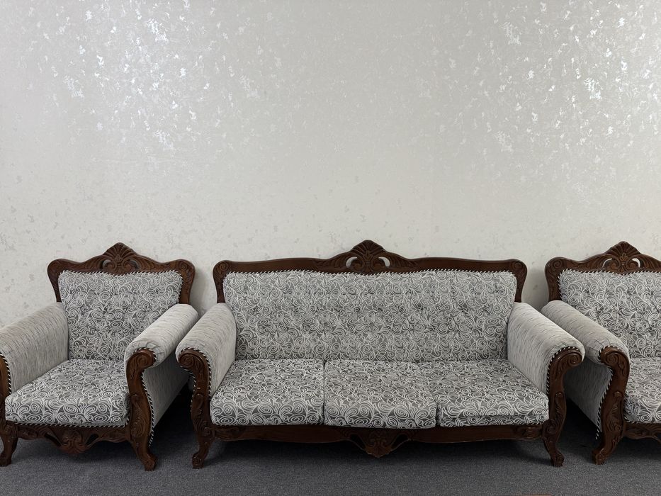 Divan va 2ta kreslosi диван ва 2та кресло