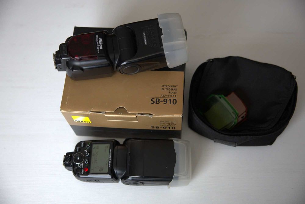 Nikon SB-910 Speedlight