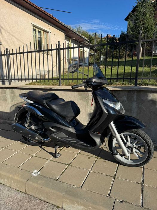 Скутер Piaggio Beverli 400ie Tourer