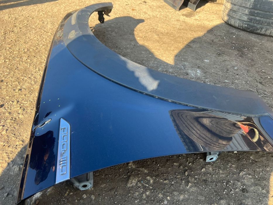 калник преден десен Audi A4 B9 комби allroad с забележка цвят lx5r