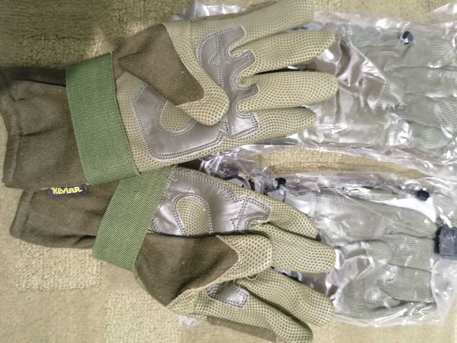 Mănuși, mănuși, mănuși