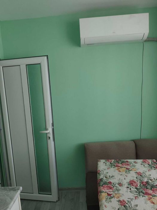 Реновирана гарсониера около кв.Христо Ботев