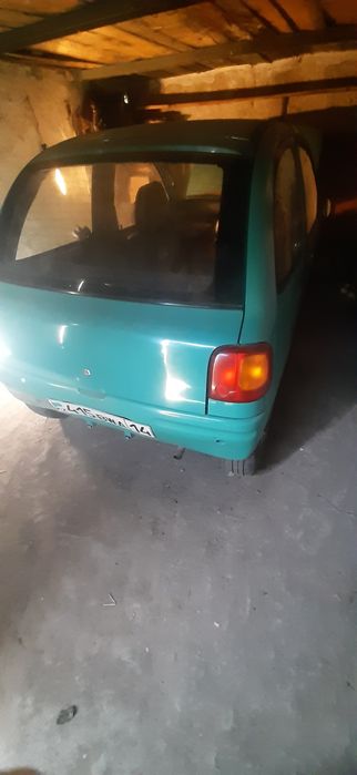 Авто машина Мазда автозам