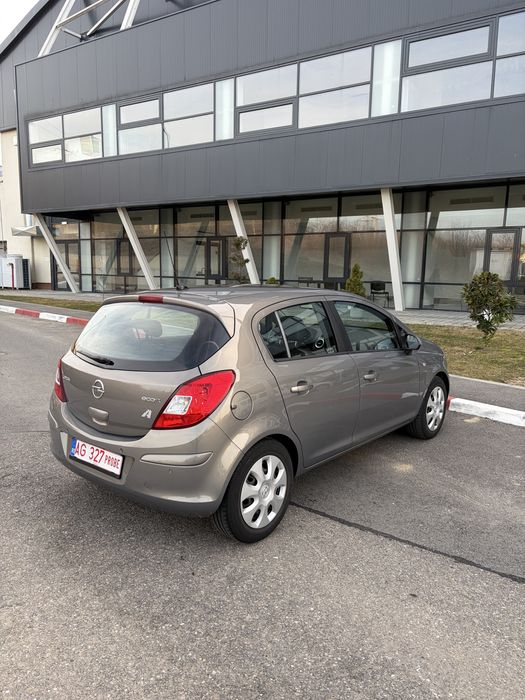 Opel corsa 1.3 diesel scaune incalzite /volan incalzit