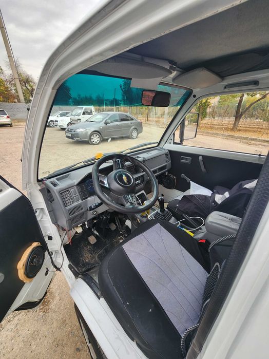 Mator hadavoy qilingan balonlari yaxshi yigma tenti bor