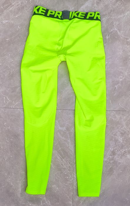 Nike Pro размер L