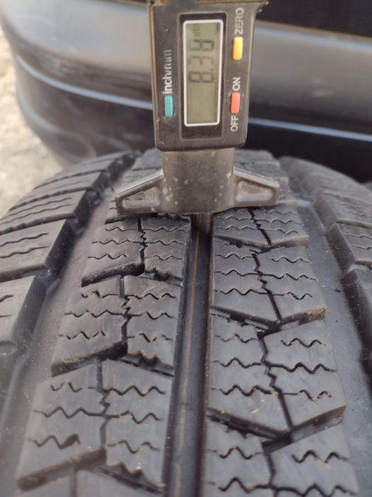 Почти нови 2бр.215/70/15С Нексен дот3223