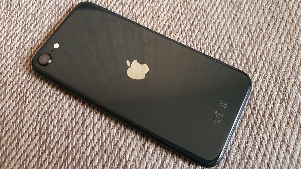 Айфон se Продам.