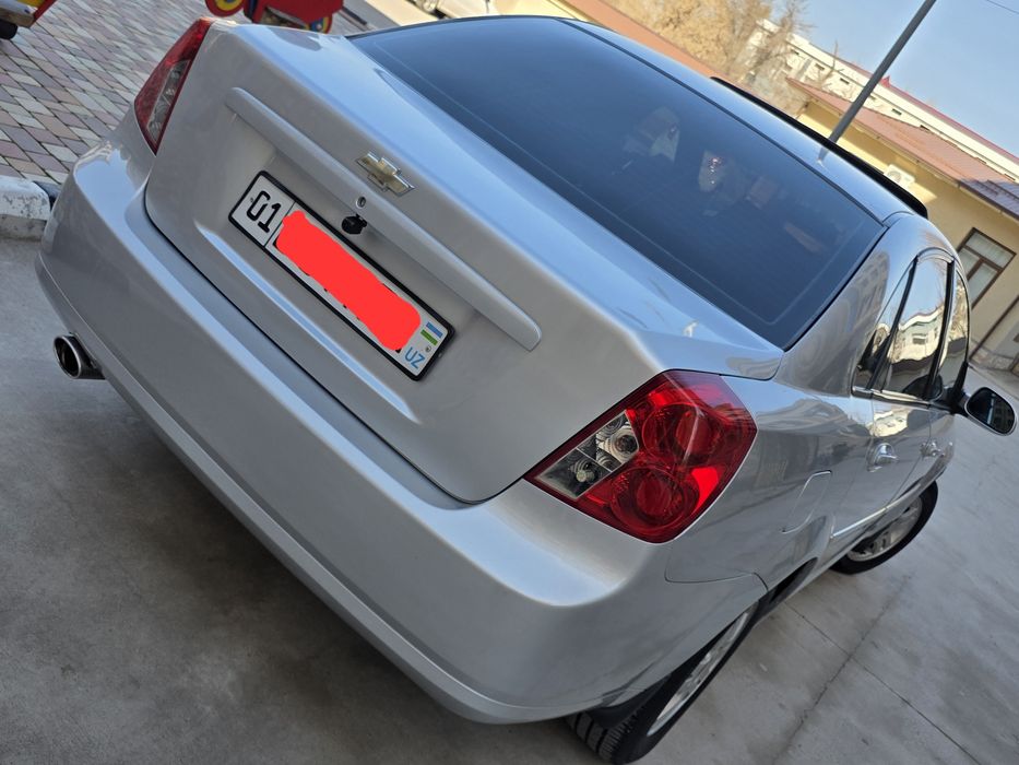 Lacetti 1,6 автомат СРОЧНО сотилади.