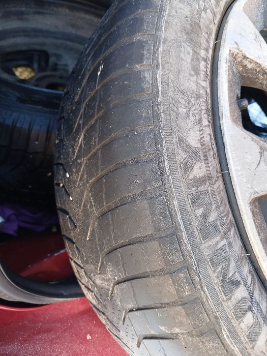 Roti masina de iarna cu genti cu tot