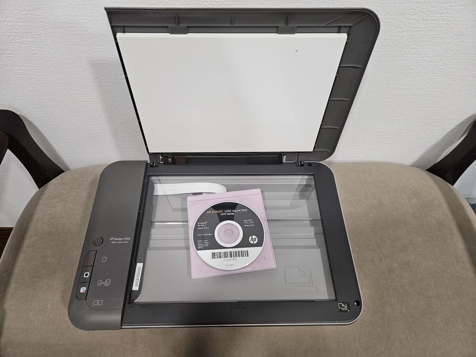 Принтер  HP Deskjet 1050