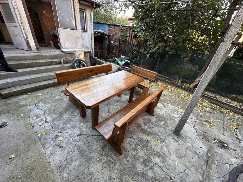 Комплект маса и пейки от орех