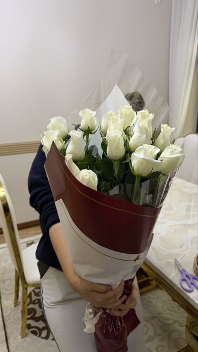 Белые Розы СВЕЖИЕ только получила