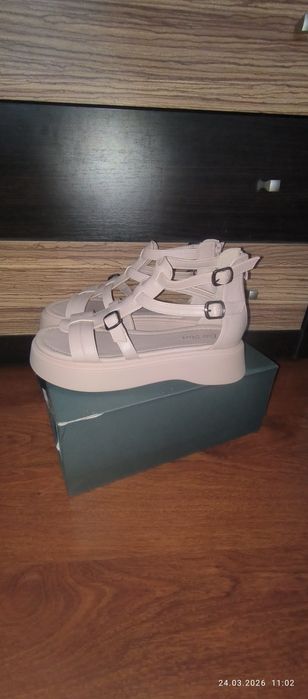 Продам женский басаножки