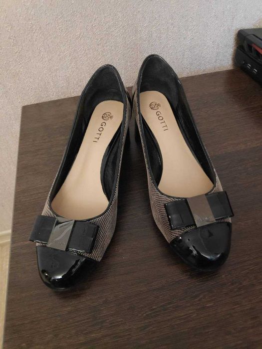 Туфли женские продам