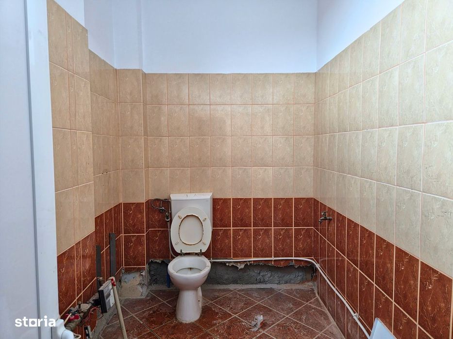 Spatiu Comercial De Inchiriat In Calimanesti