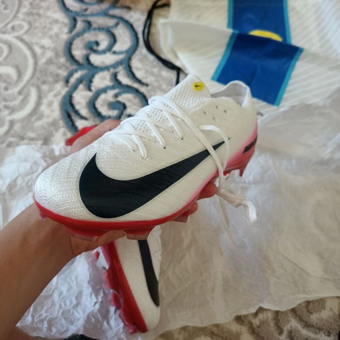 Butsa sotiladi air zoom vapor 16 elite  yangi umuman kiyilmagan