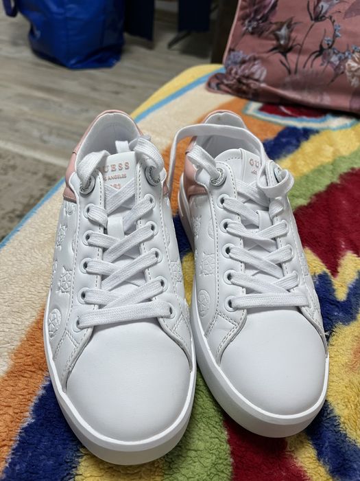 Guess adidași nr 36